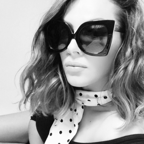 Retro Sunglasses - Picture 4 of 7